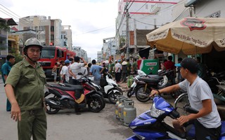 Lửa bao trùm kèm tiếng hét thất thanh trong quán cơm trên đường Phạm Văn Bạch