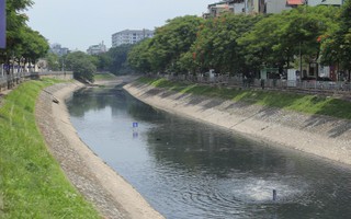 Xả nước vào sông Tô Lịch: Cuốn trôi thành quả 2 tháng