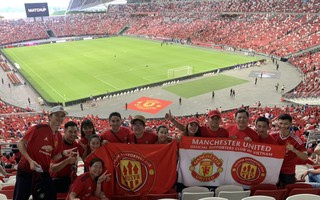 Người hâm mộ Việt Nam sang Singapore "tiếp lửa" Man United đánh bại Inter