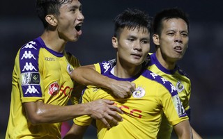 TP HCM hòa Hà Nội trong trận cầu 4 bàn thắng và 2 thẻ đỏ