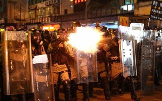 Hồng Kông trấn áp người biểu tình tiếp cận văn phòng đại diện Trung Quốc