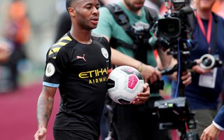 Sterling lập hat-trick, Man City vùi dập West Ham 5-0