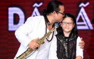 Con gái nghệ sĩ saxophone Trần Mạnh Tuấn "vượt mặt" bố