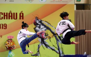 Châu Tuyết Vân cùng đồng đội "bay như chim" tại giải Vô địch Taekwondo châu Á mở rộng 2019