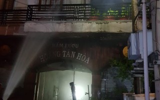 Cháy hầm rượu ở Biên Hòa