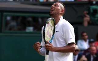 Nick Kyrgios đập gãy vợt, tranh cãi và từ chối bắt tay trọng tài