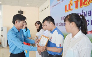 Bà Rịa - Vũng Tàu: Trao học bổng cho con CNVC-LĐ nghèo