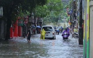 Hà Nội bao giờ thoát cảnh mưa là lo ngập?