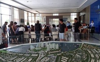Khách hàng tập trung đòi giao nhà tại dự án The Sunrise Bay Đà Nẵng