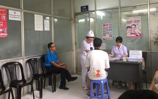 Thở dài với giấy khám sức khỏe “10 phút”