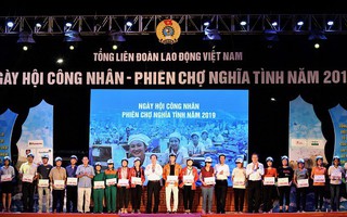 Phó Chủ tịch nước Đặng Thị Ngọc Thịnh tham dự Ngày hội công nhân