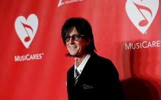 Ric Ocasek - giọng ca chính của ban nhạc nổi tiếng “The Cars” - qua đời