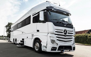 Nhà di động 6 giường ngủ biến hình từ Mercedes-Benz