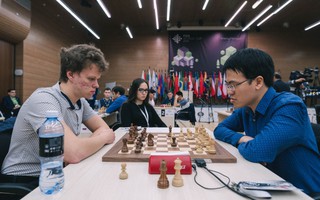 Lê Quang Liêm thẳng tiến vòng 4 World Cup cờ vua