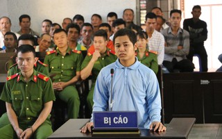 Mâu thuẫn trong bàn tiệc, dùng kéo đâm bạn nhậu tử vong