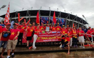 Tuyển Việt Nam gặp Thái Lan: Áo đỏ sao vàng nhuộm rực sân vận động