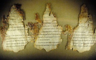 Cổ văn Biển Chết tiết lộ "phép lạ" làm những vật chất 2.000 năm không tan rã