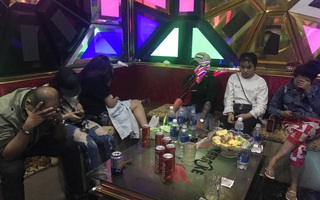 Cả chục đôi nam nữ thác loạn trong quán karaoke By Nhi ở Tiền Giang