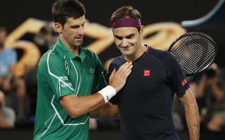 Clip Federer "tan tành" trước Djokovic
