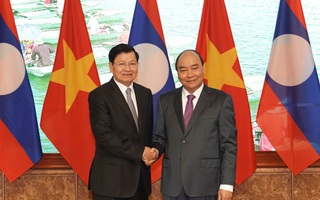 Việt Nam - Lào ký kết 9 văn kiện hợp tác
