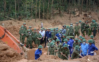 Vụ sạt lở tại Thủy điện Rào Trăng 3: Truy thăng quân hàm cho 2 sĩ quan trẻ