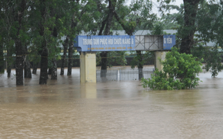 Hoàn lưu bão số 9 gây mưa gió lớn, hơn 28.000 học sinh ở Hà Tĩnh nghỉ học