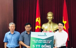 Vietcombank ủng hộ 11 tỉ đồng chung tay cùng đồng bào miền Trung