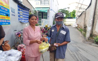 "Người giữ lửa" bếp ăn từ thiện