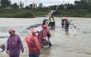 Miền Trung: Mưa lũ gây thiệt hại nặng nề