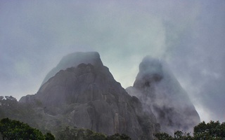 Lên Chư Mư ngắm Vọng Phu mờ sương