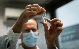 G20 hỗ trợ phân phối công bằng vắc-xin Covid-19