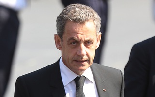 Cựu Tổng thống Pháp Sarkozy ra tòa vì cáo buộc tiêu cực trong tranh cử