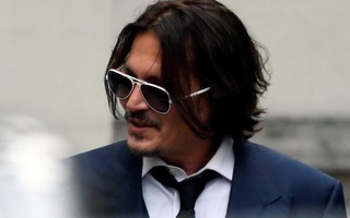 “Cướp biển” Johnny Depp gặp khó sau khi thua vụ kiện “kẻ đánh vợ”