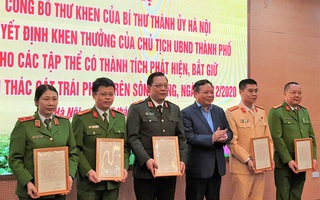 Bí thư Vương Đình Huệ gửi thư khen vụ bắt 11 tàu cùng 32 kẻ bảo kê cho "cát tặc"