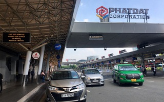 Đón - trả ở sân bay Tân Sơn Nhất: Hành khách vẫn than