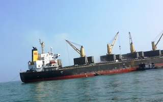 Cách ly 10 thuyền viên tàu Pacific Horse đi từ Hồng Kông về Quảng Bình