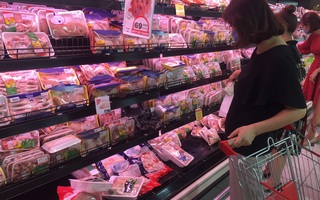 Giá thịt gà, vịt tại chợ, siêu thị cao gấp hai, ba lần ở trại