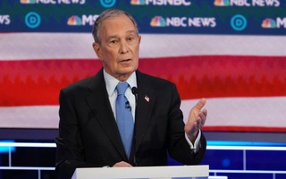 Tỉ phú Bloomberg bị “xâu xé” trong cuộc tranh luận của đảng Dân chủ