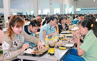 Nâng bữa ăn giữa ca công nhân lên 22.000 đồng/suất