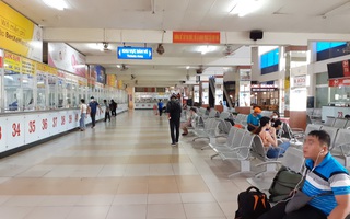 Đeo khẩu trang tại bến xe, sân bay ở TP HCM: Phần lớn hành khách đều tuân thủ
