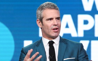 MC danh tiếng Andy Cohen mắc Covid-19