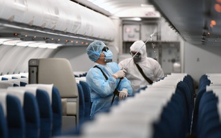 Cách ly toàn bộ phi hành đoàn trên chuyến bay chở nữ hành khách nhiễm Covid-19