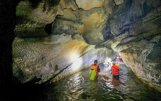 Quảng Bình: Lên phương án cách ly chuyên gia hang động người Anh bay cùng cô gái nhiễm Covid-19 thứ 17