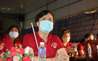 Nhóm "Chia sẻ- Sharing" của phu nhân nguyên Chủ tịch nước Trương Tấn Sang tặng 10.320 mặt nạ bảo hộ