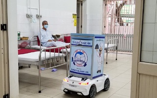 Sớm ứng dụng robot vào việc phòng chống dịch
