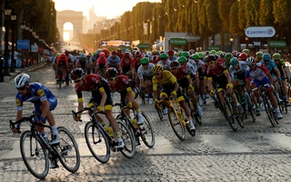"Tour de France" lần 107 tạm dừng ngày lăn bánh