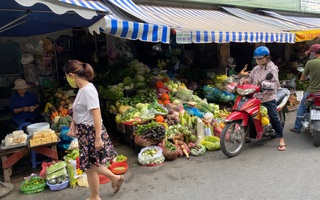 Ngày đầu nới lỏng giãn cách, nhiều người vẫn ngại đi chợ