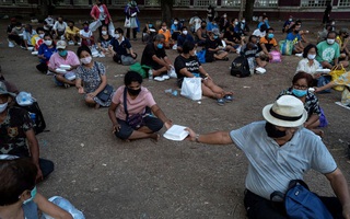 27 triệu người Thái Lan thất nghiệp, xếp hàng dài nhận thực phẩm miễn phí