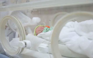 Sản phụ đang cách ly vì từng khám thai tại Bệnh viện Bạch Mai sinh 3