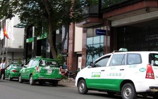 200 taxi túc trực tại 33 bệnh viện ở TP HCM chở miễn phí người bệnh